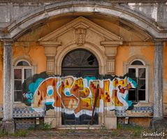 Grafitti House
